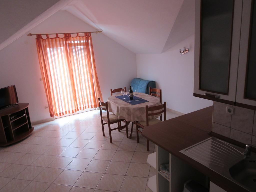 Apartments Jerica Бол Экстерьер фото