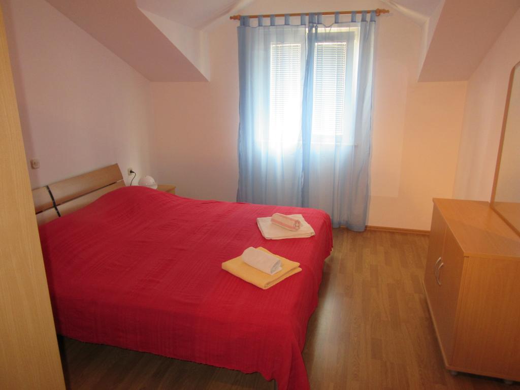 Apartments Jerica Бол Экстерьер фото