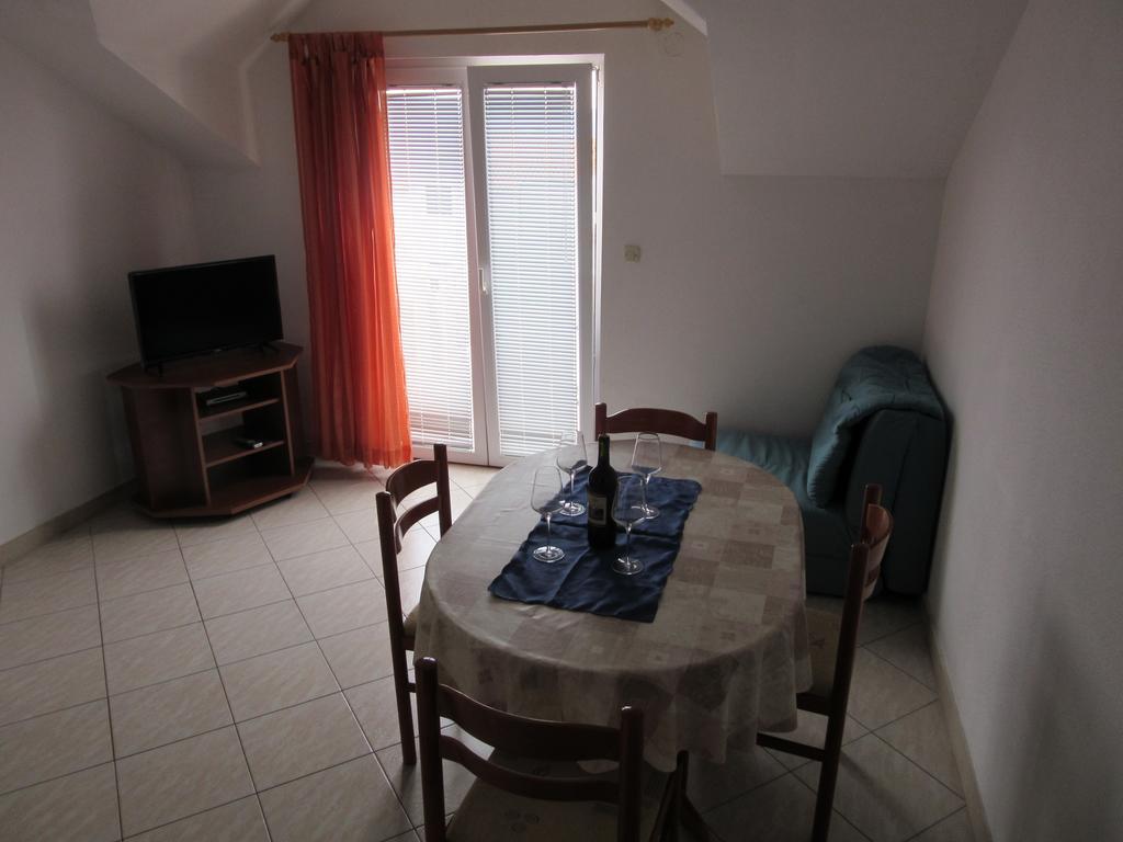 Apartments Jerica Бол Экстерьер фото